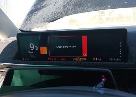 2024 Ford Mustang Mach-E Premium z USA, uszkodzony, nr VIN 3FMTK3SU3RMA53712